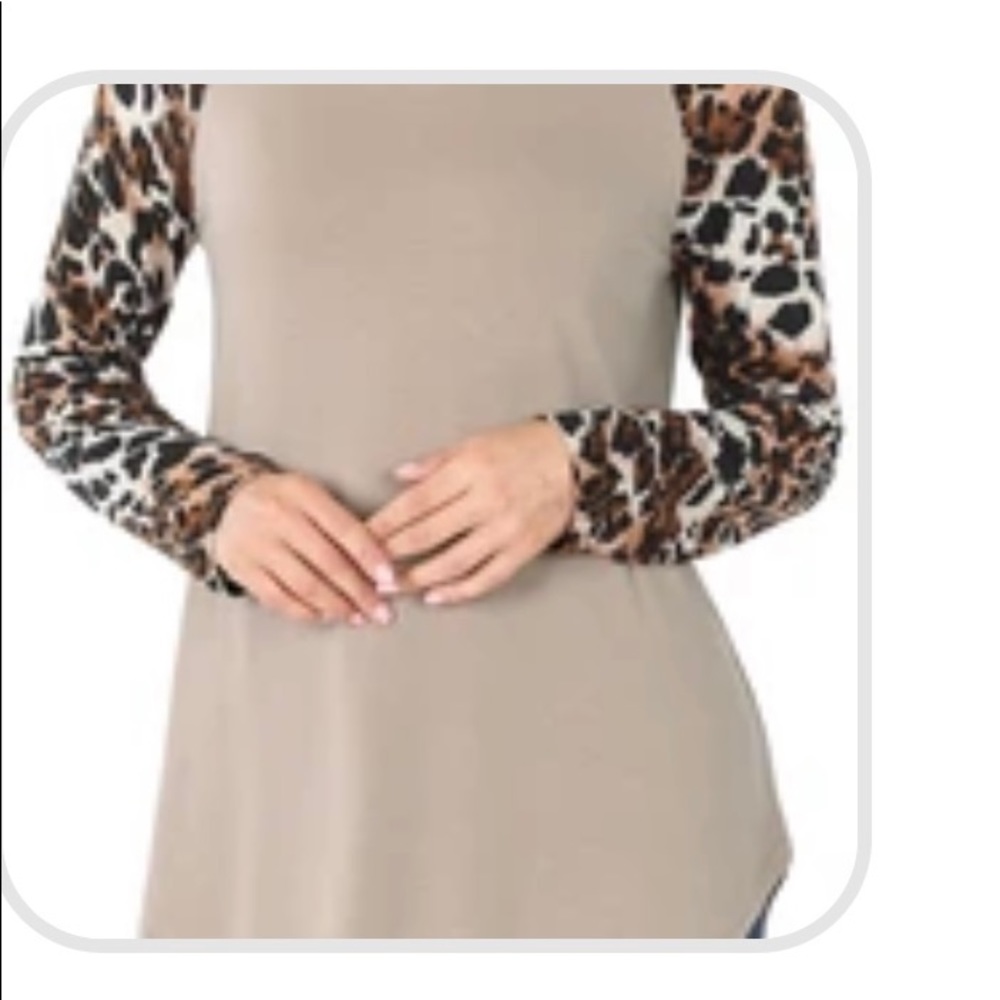 Ash Mocha Top w/Leopard Long Raglan Sleeve Size M